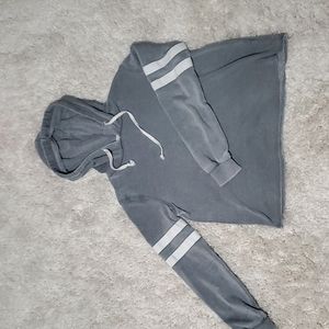Cropped hoodie